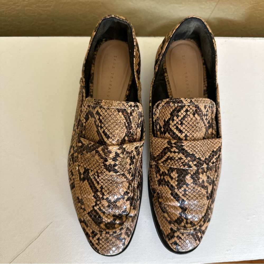 Zara Trafaluc Snakeskin Print Loafers - Black and Tan - Size 8